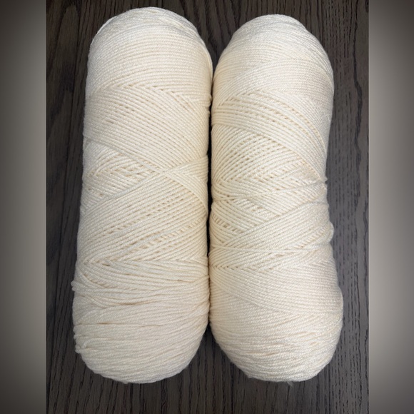 Coats & Clark The Pounder Yarn Lot of 2 Cream Worsted Weight No Dye Lot - Picture 4 of 5